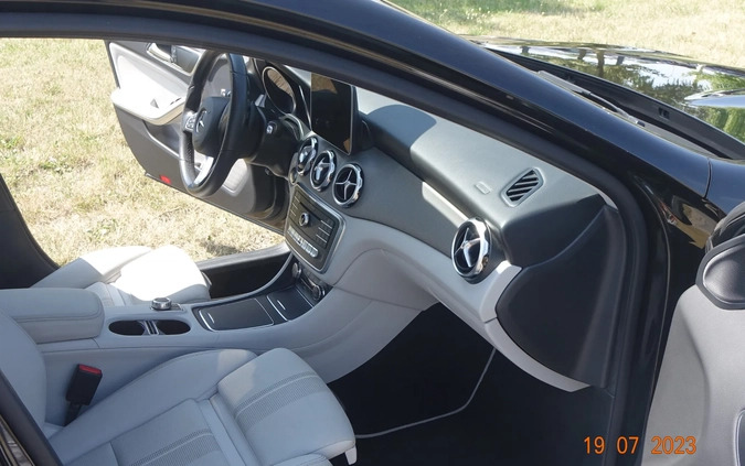 Mercedes-Benz GLA cena 89900 przebieg: 69850, rok produkcji 2018 z Wrocław małe 667